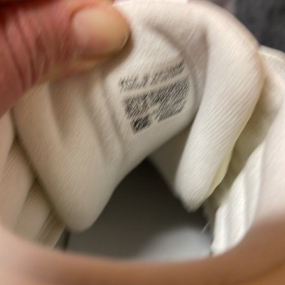 Reebok Hightop Women’s Classic White Sneakers Size 8 1/2. - Picture 6 of 9